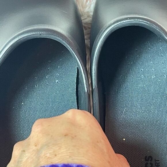 Black Crocs Clog style  - Picture 4 of 7